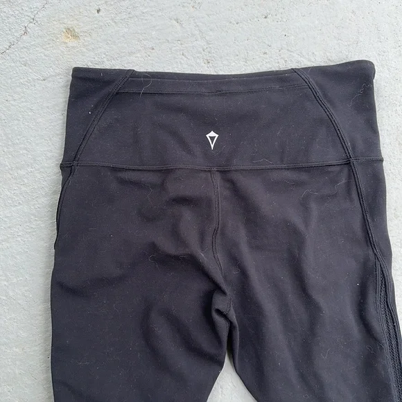 Ivivva Girls Black Capri Scrunched Leggings Size 12 - Picture 7 of 8